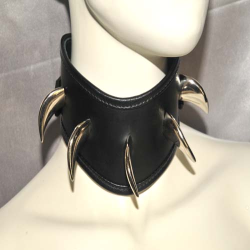 Choker Curved SQ Spikes